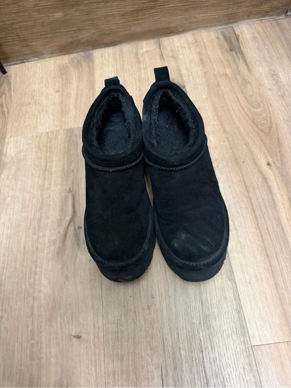 BearPaw Black Suede Platform Ankle Booties Sz 8